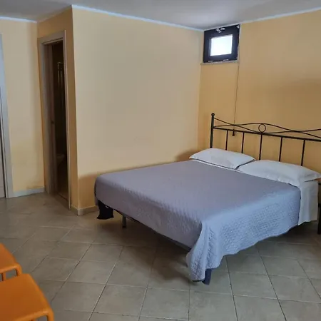 Casa A Mare Piscitelli ベッド・アンド・ブレックファスト モンドラゴーネ